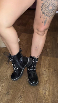 I Walk Beautifully Around the Room in Leather Boots and Completely Naked!