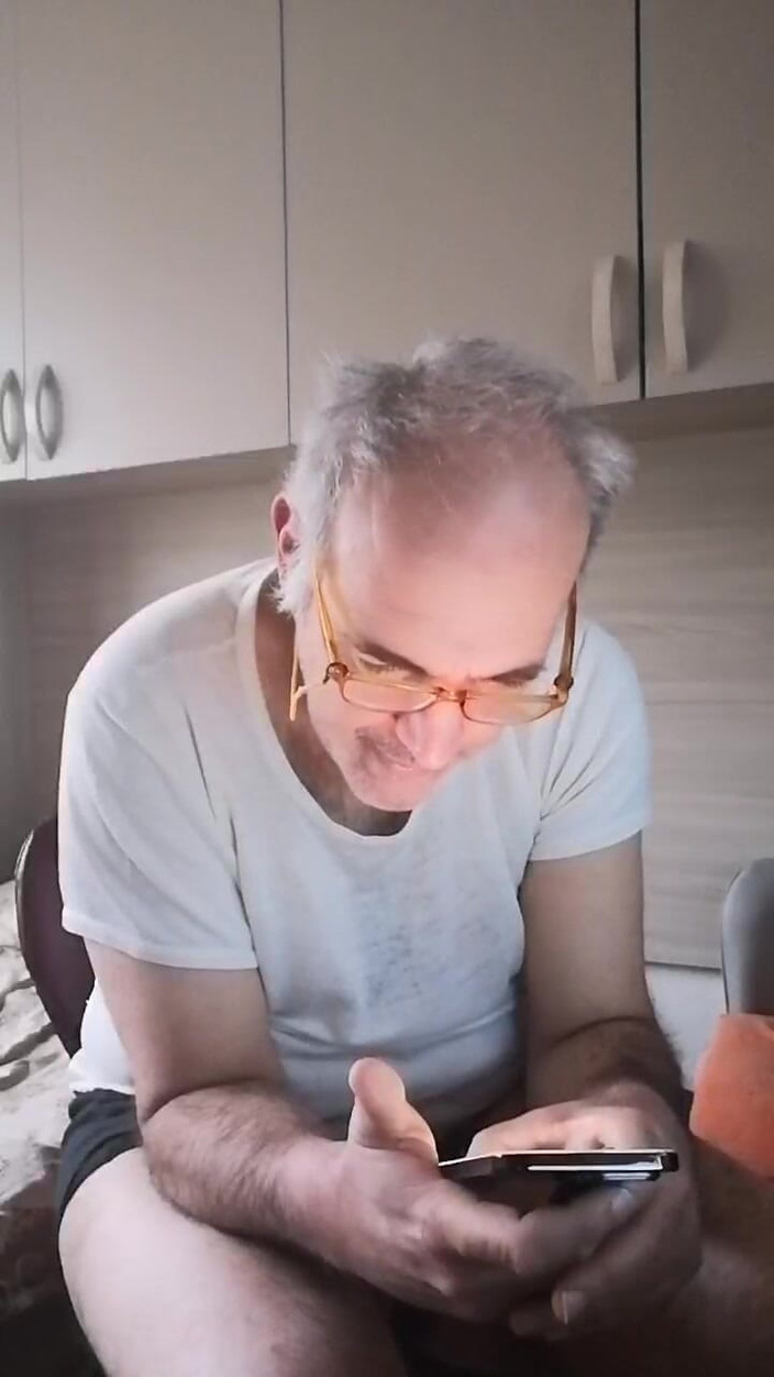 Setesesso7: Mi masturbo il mio cazzo duro, piscio due volte nella...