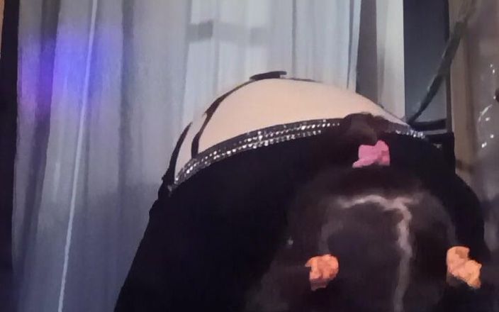 SissyschlampeVanessa: O curvă efeminată fără valoare se fute anal cu un...