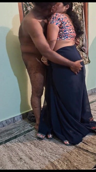 Wife in Saree Sex with Neighbour