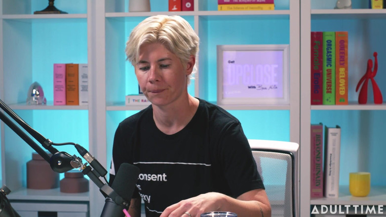 Adult Time Podcast: Lilly bell khoe hàng, sexting, &amp; trao quyền | Podcast thời gian...