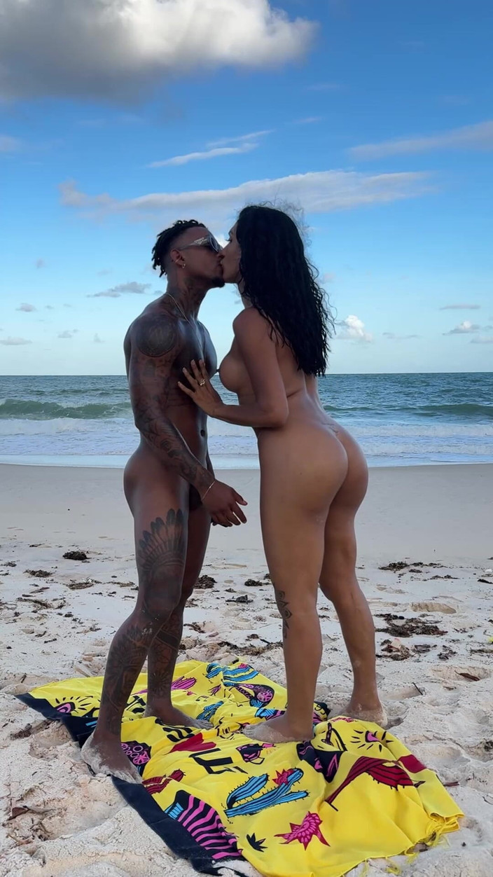 SX Producer: 裸体海滩内射