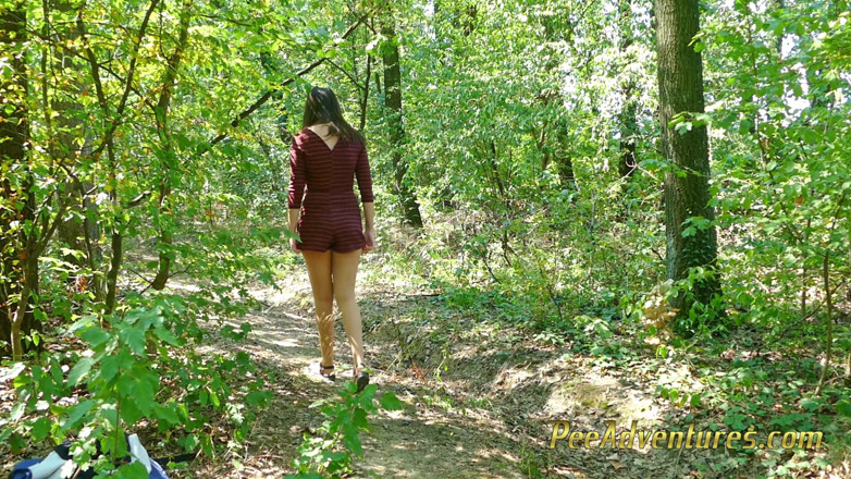 Pee Adventures: Cambiando la ropa mojada al aire libre y desesperado por...