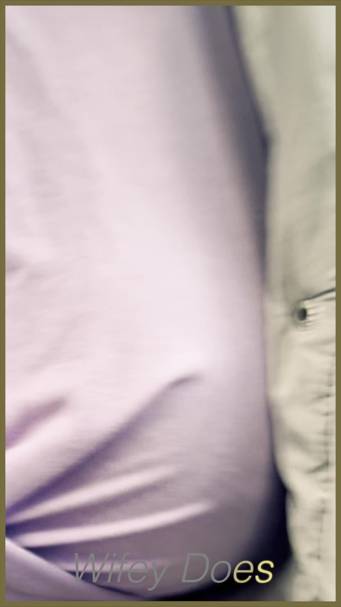 Wifey Does: Wifey Heads Out Braless k škádlení