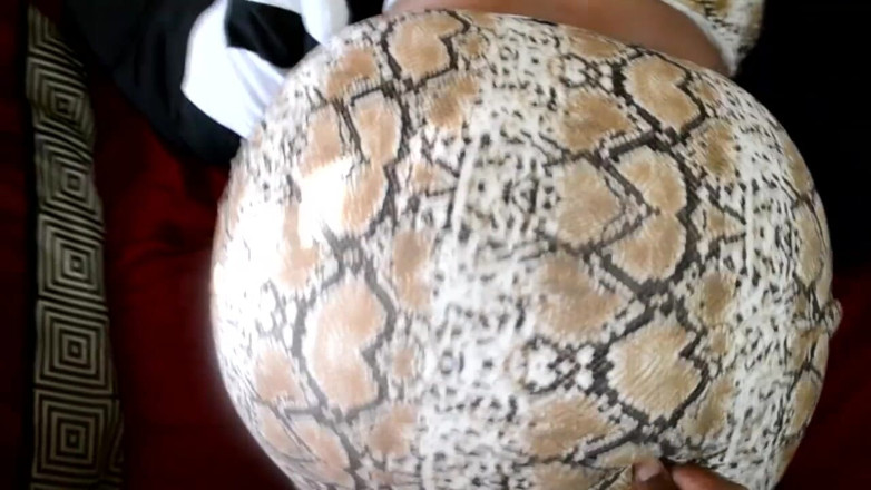 Exclusive Dirty Diana: Schmutzige diana liebt es, in einem sexy kleid gepumpt zu...