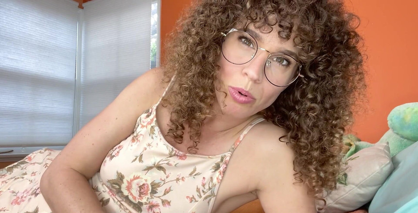 VibeWithMommy: Trans JOi tě trestá mým skutečným ptákem! Měl jsem pár...