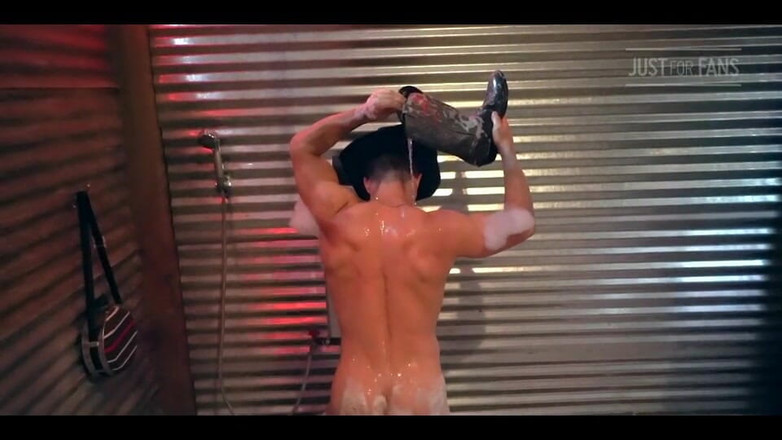 Reese Rideout: Сарай і ванна. J/o