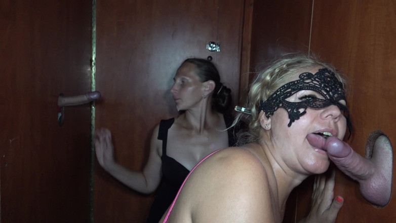 TuttiFruttiClub: Vicky en Jenny Glory Hole Blow