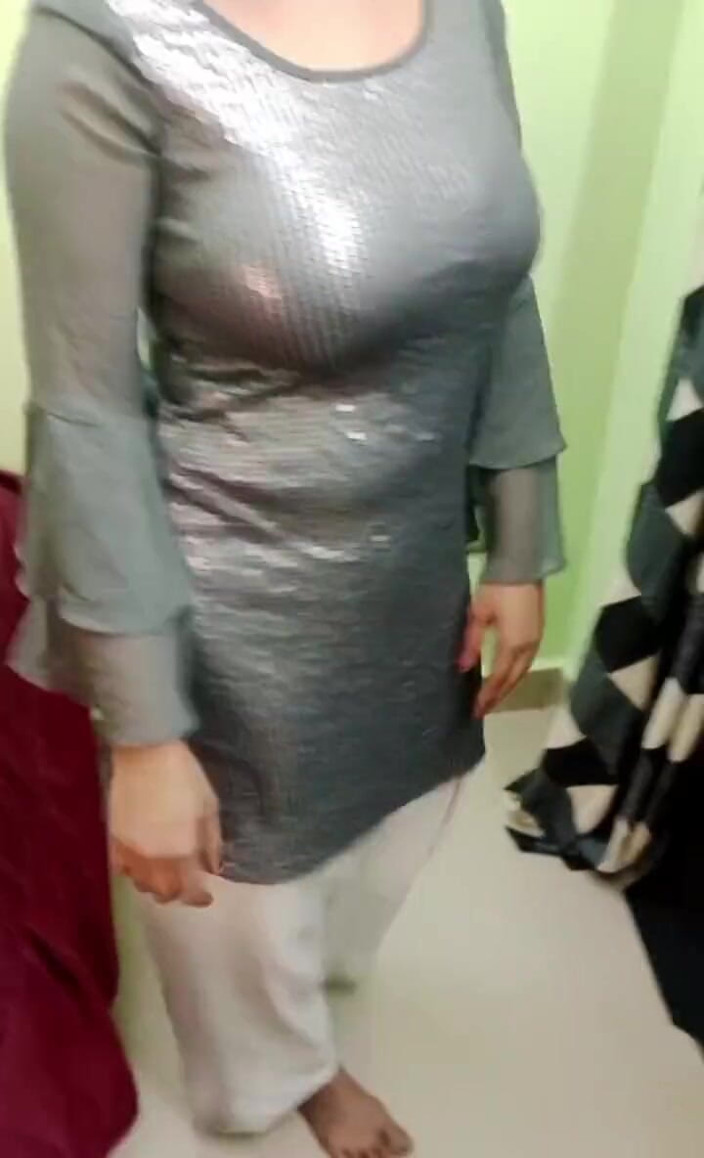 Nehahot69: Isteri kawan menelefon saya untuk mengongkeknya