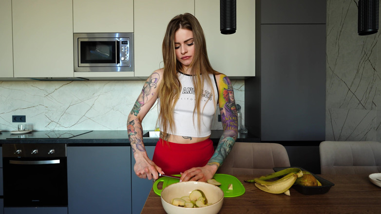 Martin Spell: Pregăteam o salată, când, dintr-o dată, pizda mea a curg......