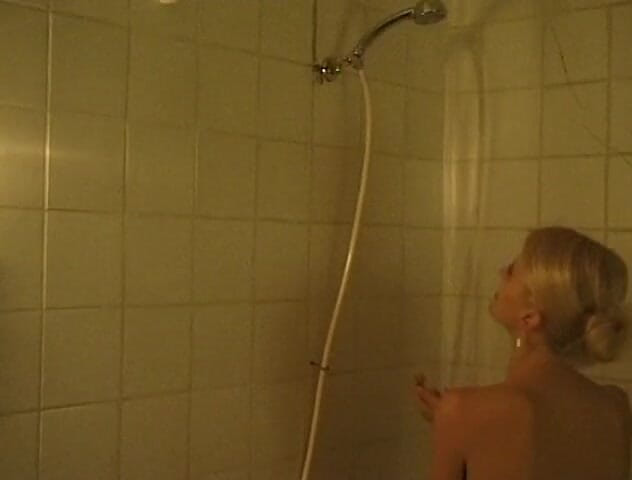 Flash Model Amateurs: Blonde with small tits masturbates while taking a shower