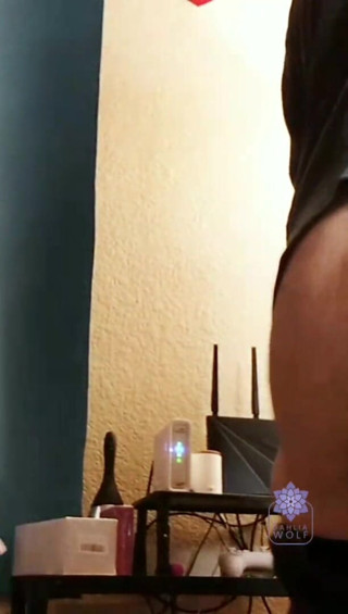 FENNE WOLF XXX COLLABS: Dahlia rims and fingers gamers ass