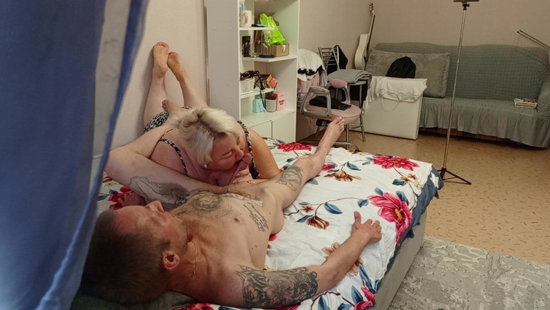 Zona901: Adoro venire nella gola profonda del mio vicino con sperma...