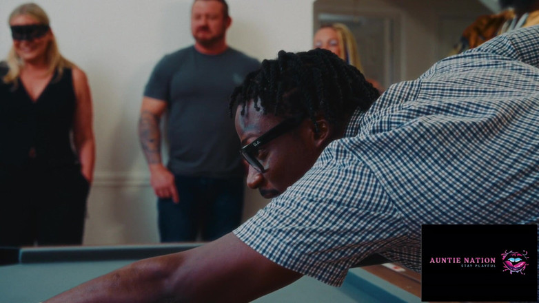 Auntie Nation: Nedělní boční ksousíčko