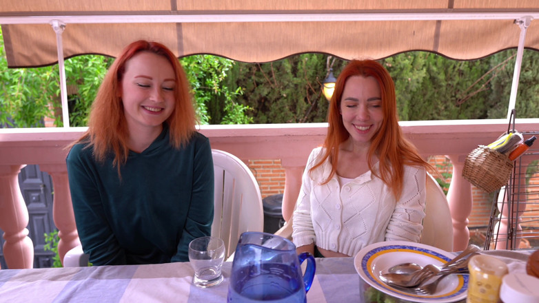 Sheryl X Sinclair: Čůrání zoufalství: udělej moji přítelkyni, aby čekala, až čůrá celý den