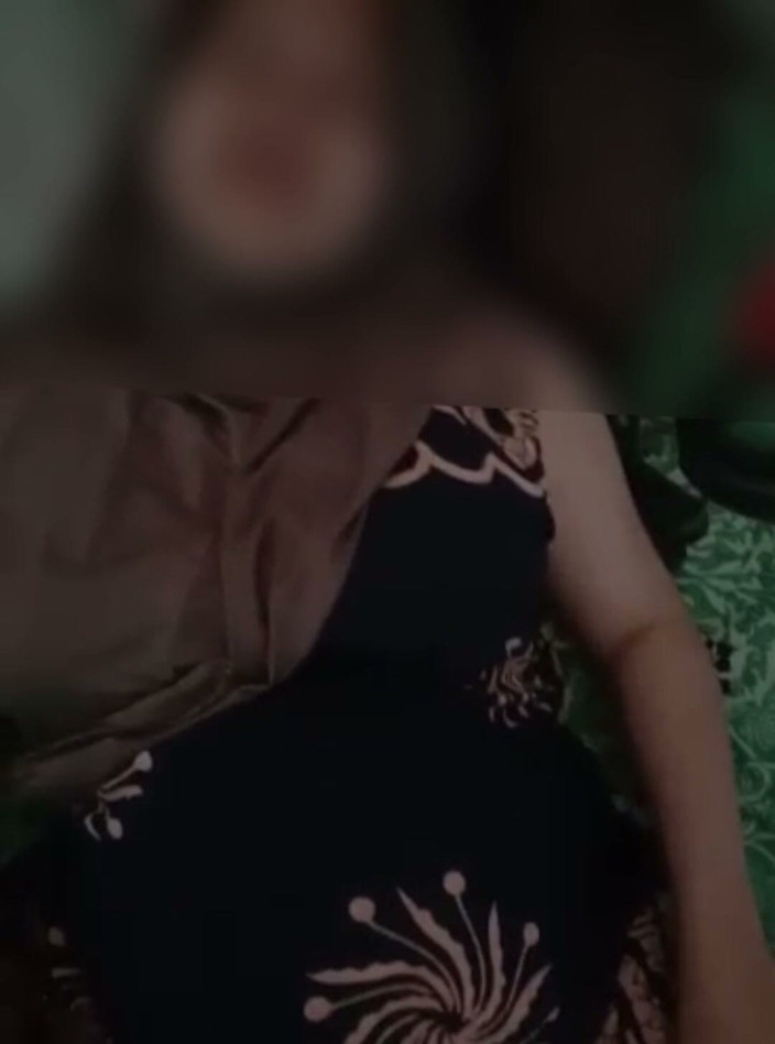 Famly sex: 히잡을 쓴 마을 소녀의 안도는 정말 맛있는 2부