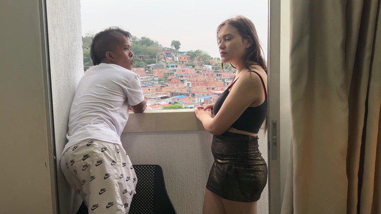 Julianaburning: Pantat sempit sahabatku yang lagi sange berujung dicrot di dalam...