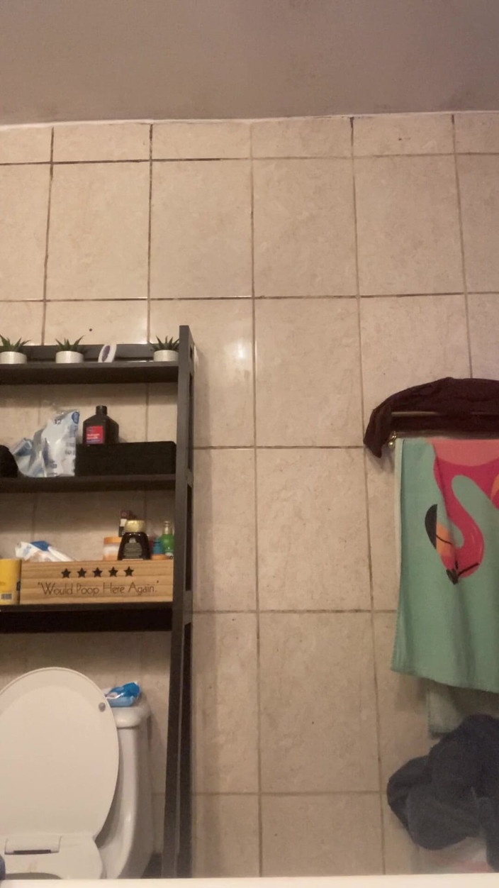 Chubbytits16: मुझे नहाने और अपने स्तनों के साथ खेलने के लिए एक आदमी की जरूरत है