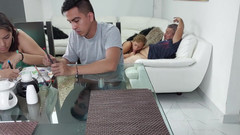 Apu: Apu šuká Šťavnatou kundičku Little Bony