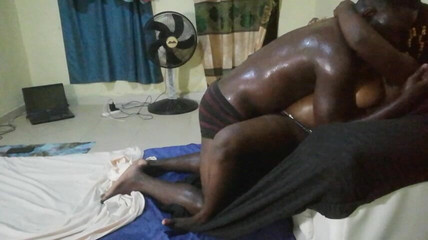 Pornsexlive: 젖었을 때 내 의붓여동생