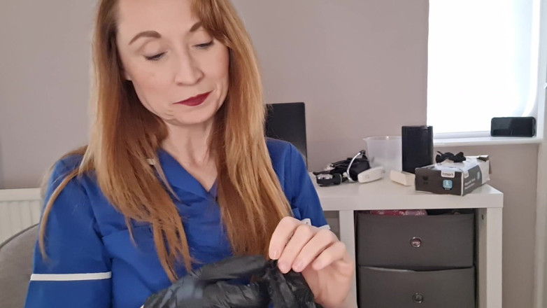 Lily kink: Hemşire klinik denemesi sert elle muamele ve sikiş cezası ile...