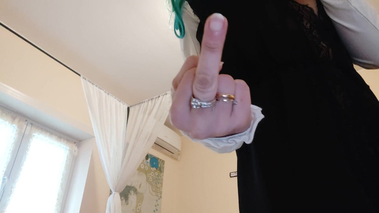 savannahamatoriale: Poniž toho idiota, který mi platí