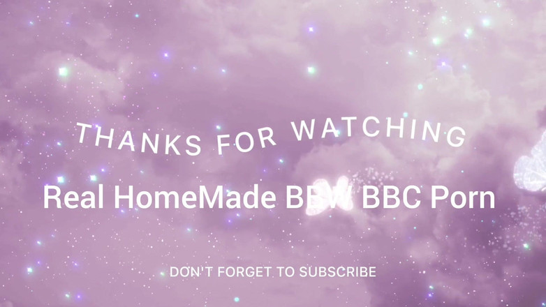 Super sexy ebony cuties: 짧은 치마를 입고 다리와 보지를 오줌 싸게