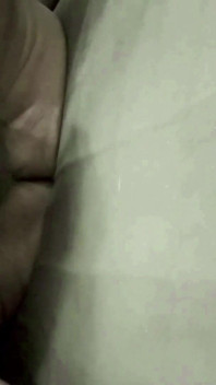太った男は興奮して、男の口の中で2回射精した。