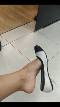 Flat Dangling When I Was at Hairdresser