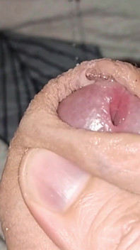 First Sex! Pantat dan memek sempit cewek ini dientot habis-habisan sampai dicrot di perut