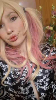 Lieve tiener Elza Kom