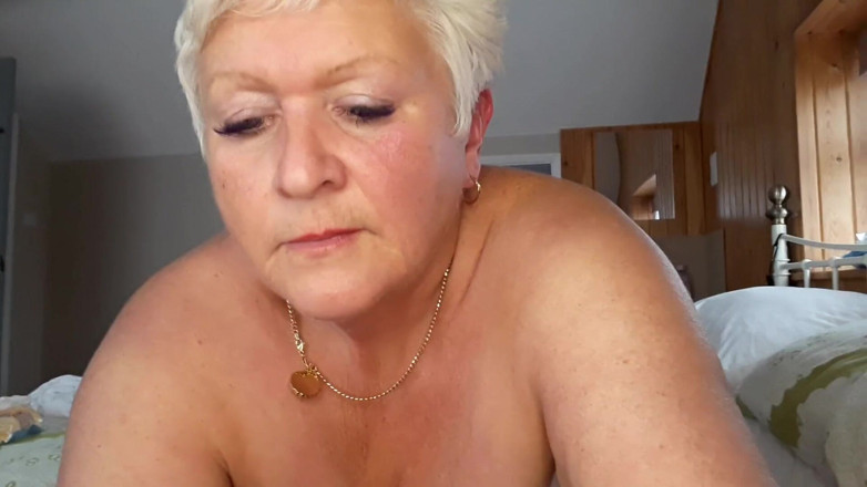 Uk Joolz: Webcam - jeu de jouet anal et chatte !