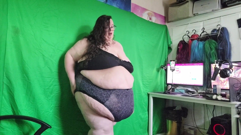 SSBBWLadyBrads: SSBBW官能的な動きとストリップ
