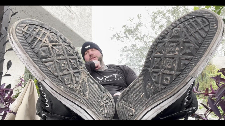 Jasons feet: Я собираюсь расслабиться здесь