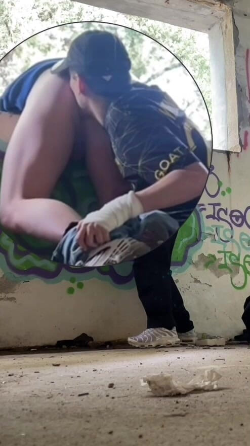 AmateurMates: Amatérský chlapec uvězněn! Jeho džíny depantsed, aby odhalily jeho hladké...