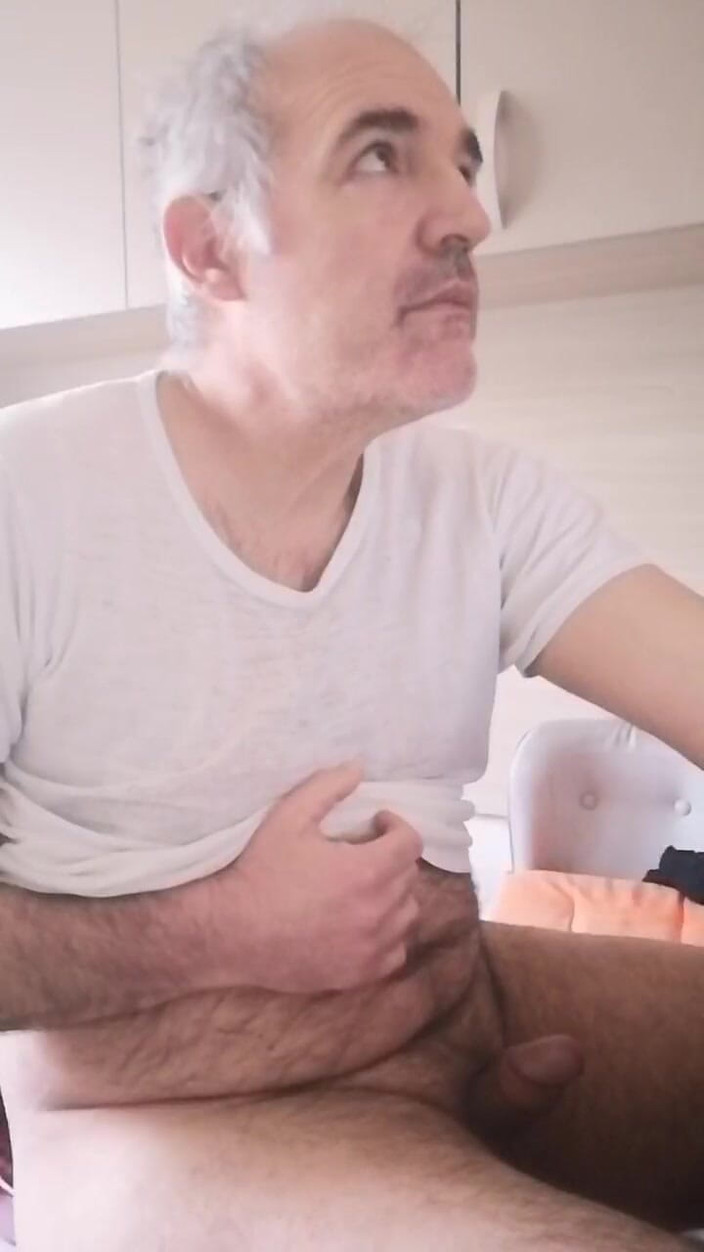 Setesesso7: Double Pissing with a Fresh Handjob Early in the Morning...