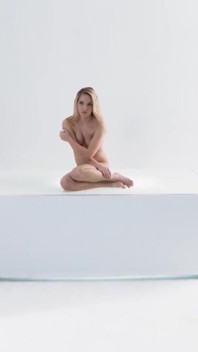 Weißer raum mit Hanna