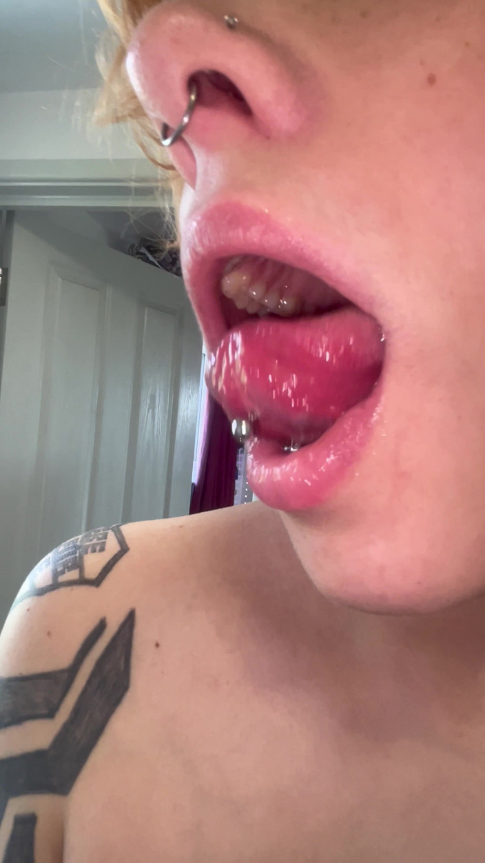 Glitterqueen1999: Tour de la bouche sans maquillage, uvule, tonsils, contrôle