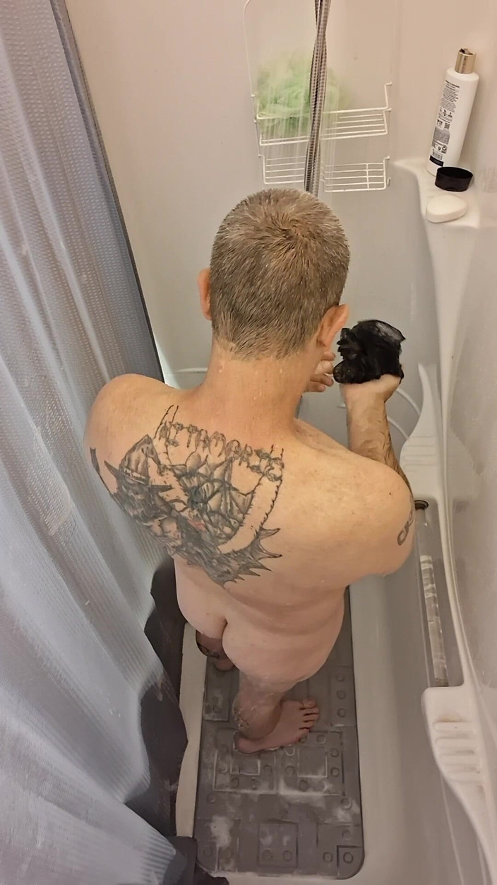 DubeSnackes: Dubesnackes, khoe thời gian và xà phòng và cọ xát...