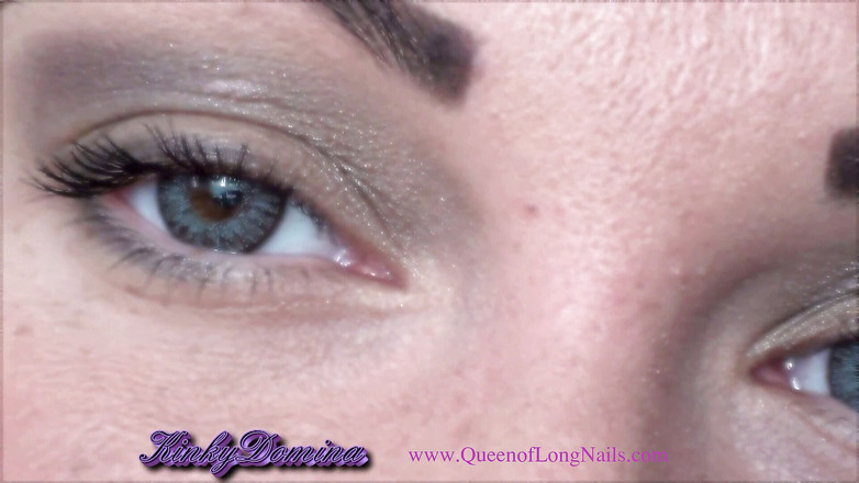 KinkyDomina: 긴 손톱의 여왕에 의해 저항 할 수없는 펨 돔 트랜스