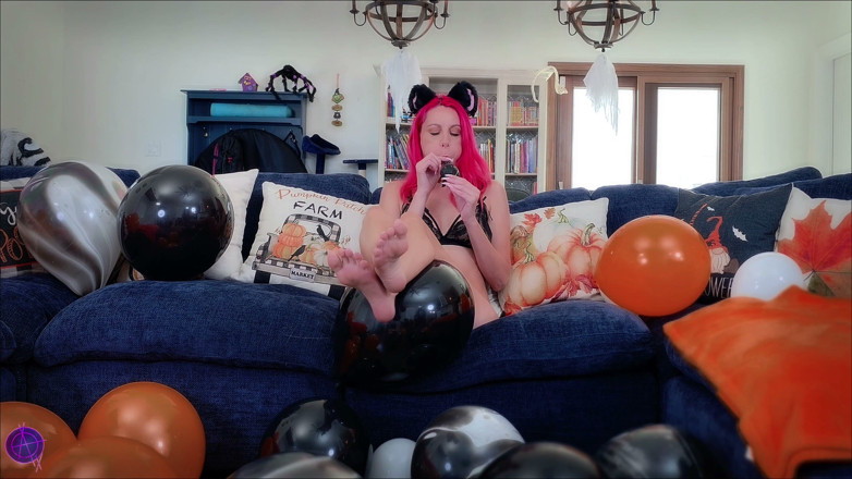 Nicky Rebel: Pretty Kitty Halloween Balloons 4K