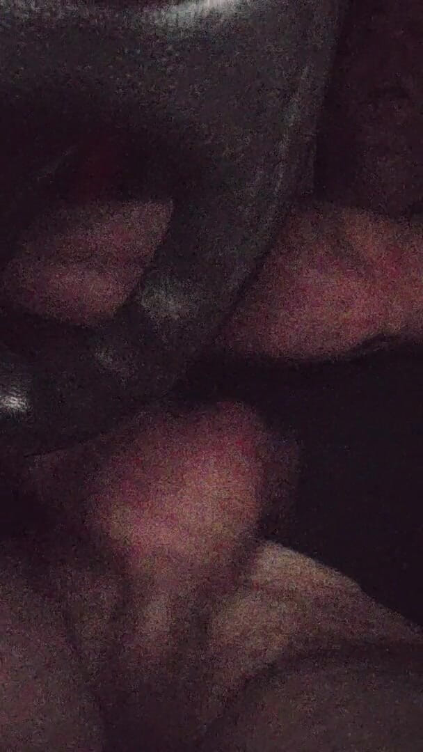 Incredible Dick: Napalony facet szarpie się w ciężarówce