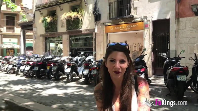 FAKings: Lily pamer tubuh bugilnya di jalanan barcelona dan dientot habis-habisan...