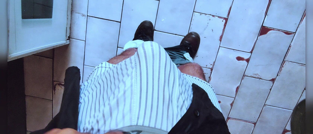 Stink HairyMale: कपड़ों से नहाना