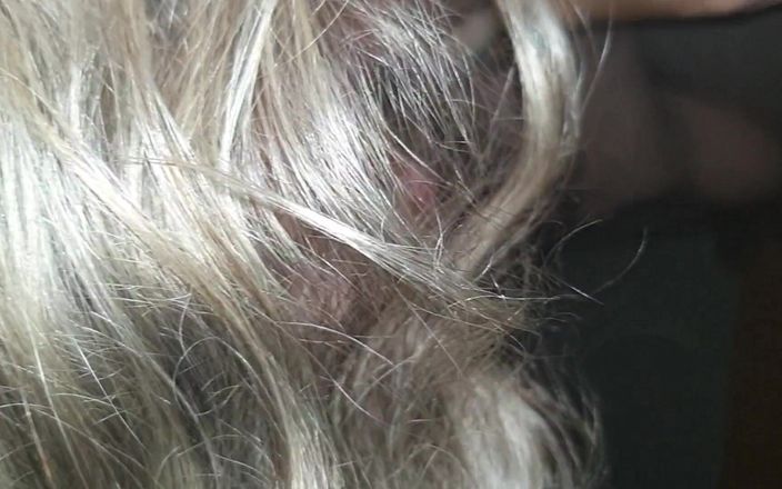 Realamateurs: Schwanz geht tief in ihre muschi. Sie lutscht meinen schwanz...