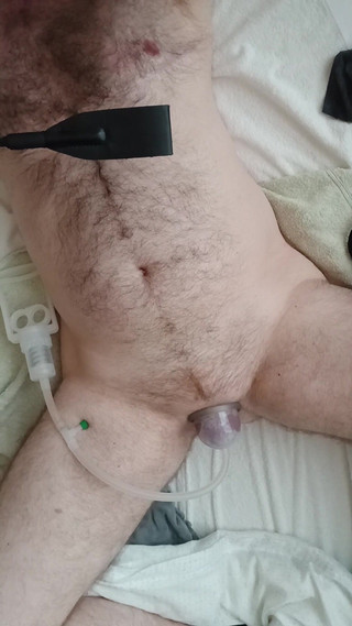 BonusholeToy: Ftm'nin amcığı ve meme ucu cezası 1