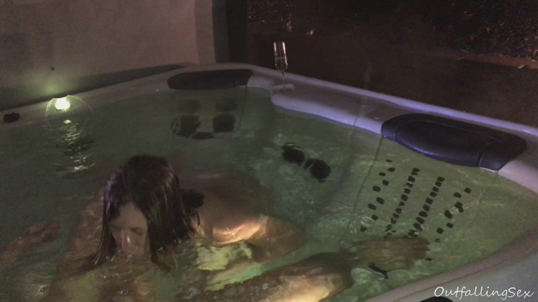 OutfallingSex: OutfallingSex - Akcja w jacuzzi
