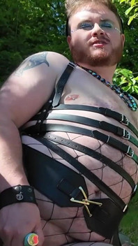 Trans ragazzo e porno star divertimento in giardino