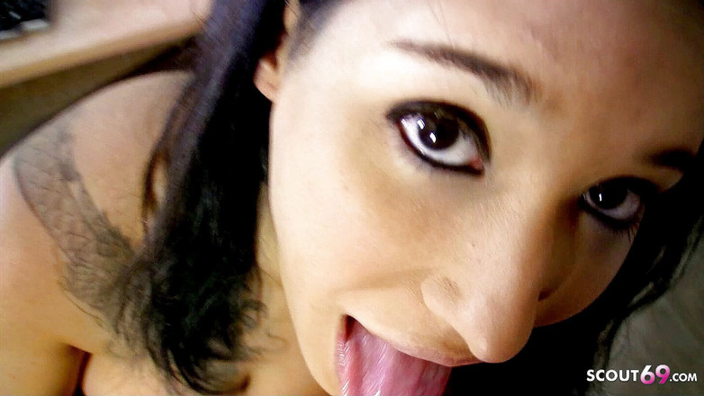 Full porn collection: Dolce si gadis remaja latina yang lagi sange dikunjungi bosnya...