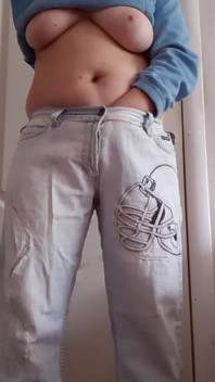MILF Teacher Secretly Jerks off Clit at University